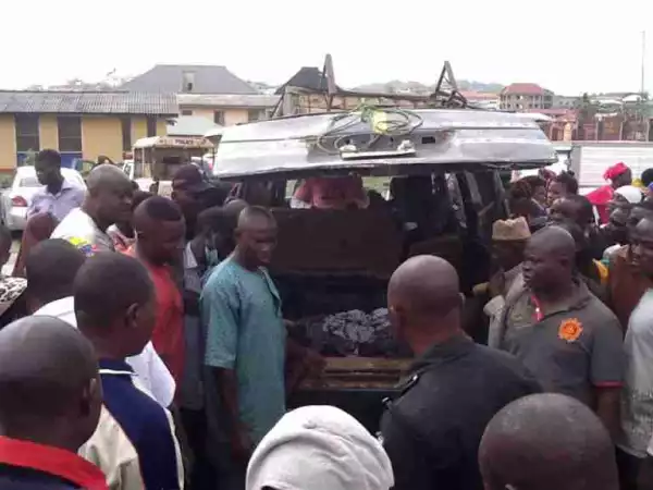 Horror! Seven Traders Crushed to Death Along Osun-Oyo Road (Photo)